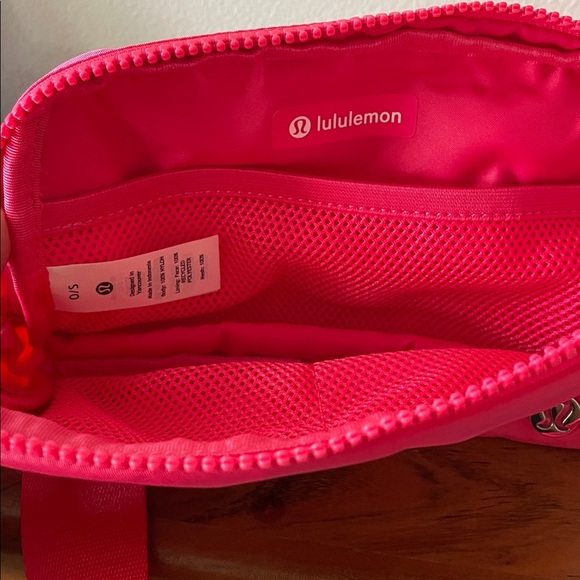 Lululemon Athletica Hot Pink Belt Bag - Picture 6 of 7